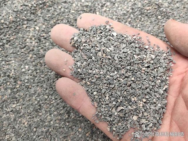 制砂机全套设备制出的沙子好不好?(图1) 制砂机全套设备制出的沙子好不好?(图1)