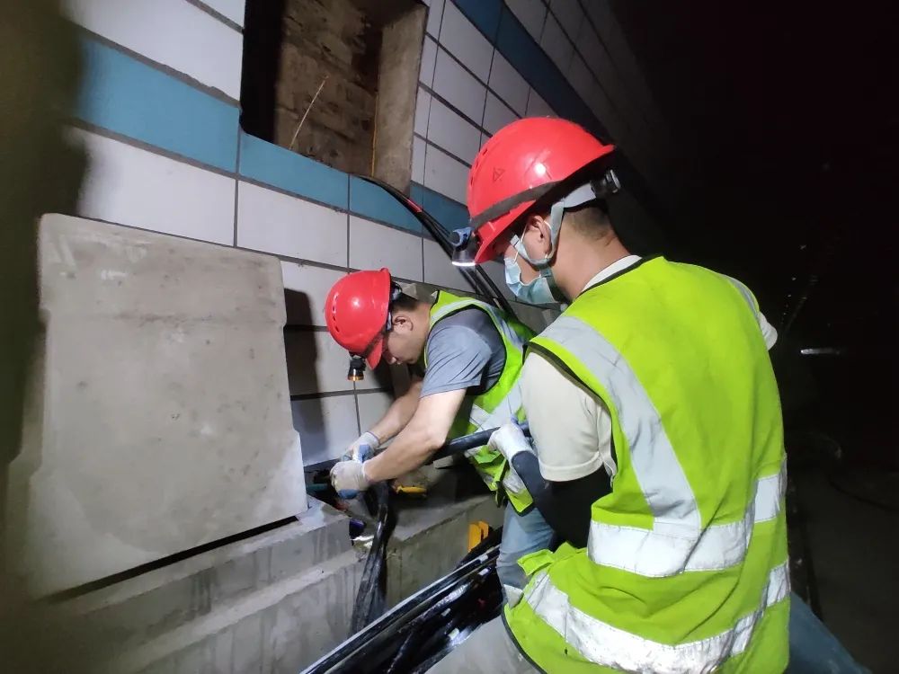 广宁水声岭隧道工程进入最后一道施工工序(图5) 广宁水声岭隧道工程进入最后一道施工工序(图5)