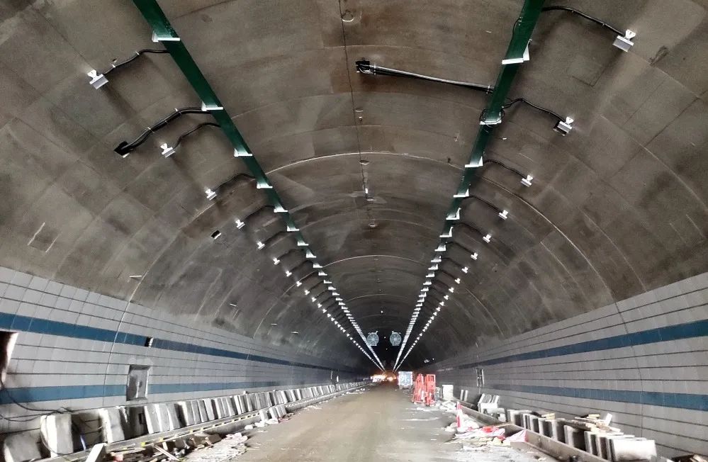 广宁水声岭隧道工程进入最后一道施工工序(图8) 广宁水声岭隧道工程进入最后一道施工工序(图8)