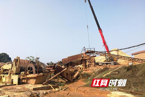 衡南铁腕整治非法采洗山砂工作(图1)