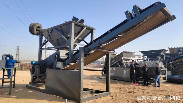 新型移动滚筒筛沙机振动筛锤式破碎机螺旋洗砂机细沙回收机(图2)