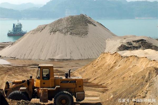 “山沙”清洗后价格卖得高的原因,除了制砂机,还离不开这款设备(图1) “山沙”清洗后价格卖得高的原因,除了制砂机,还离不开这款设备(图1)