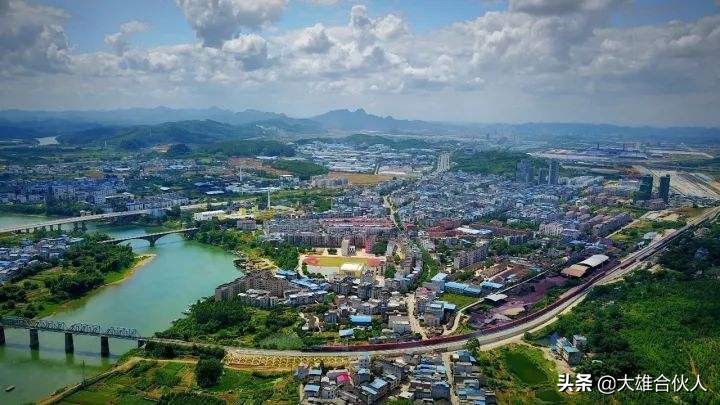 广西洗砂场专用洗砂机和泥浆脱水机(图1) 广西洗砂场专用洗砂机和泥浆脱水机(图1)