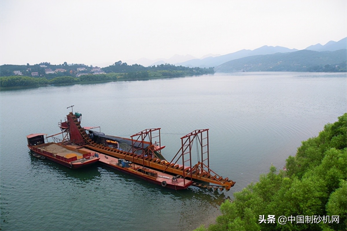 轮斗式洗砂机产量低怎么办?记住这四点,教你迅速提高产量(图1) 轮斗式洗砂机产量低怎么办?记住这四点,教你迅速提高产量(图1)
