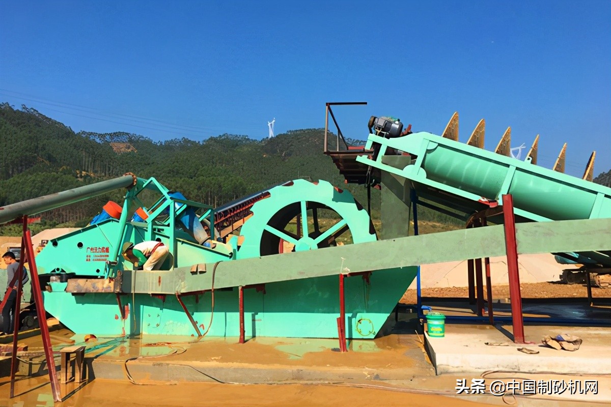 轮斗式洗砂机产量低怎么办?记住这四点,教你迅速提高产量(图3) 轮斗式洗砂机产量低怎么办?记住这四点,教你迅速提高产量(图3)