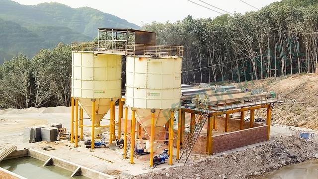 洗沙污水怎么处理?洗砂废水处理工艺步骤隆鼎洗砂机(图1) 洗沙污水怎么处理?洗砂废水处理工艺步骤隆鼎洗砂机(图1)