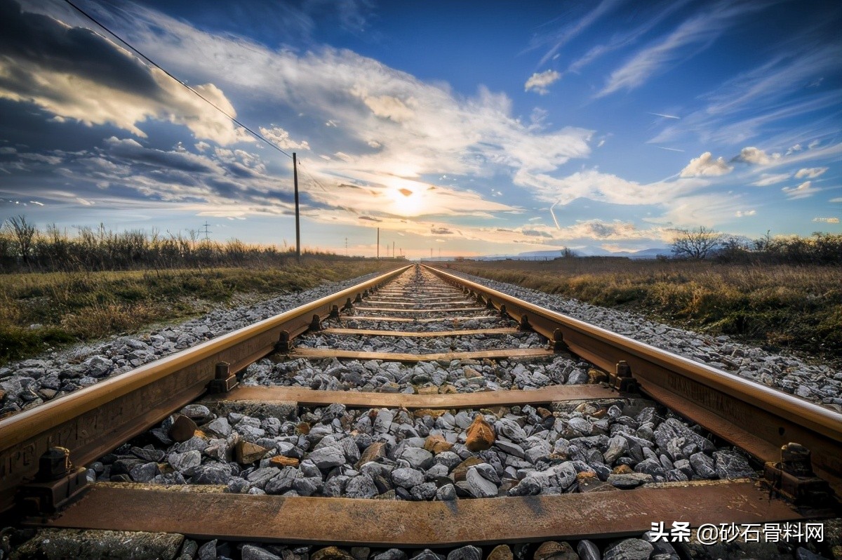 专注砂石破碎筛分设备推进铁路EPC项目大宏立助力南太湖论坛(图2) 专注砂石破碎筛分设备推进铁路EPC项目大宏立助力南太湖论坛(图2)