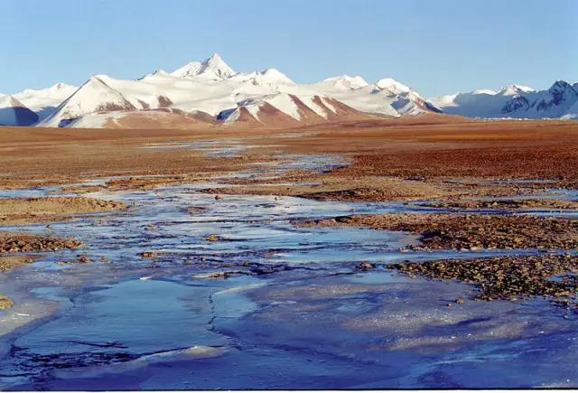 黄河已成“地上悬河”?河床高出十多米,为什么不把泥沙挖走呢?(图2) 黄河已成“地上悬河”?河床高出十多米,为什么不把泥沙挖走呢?(图2)
