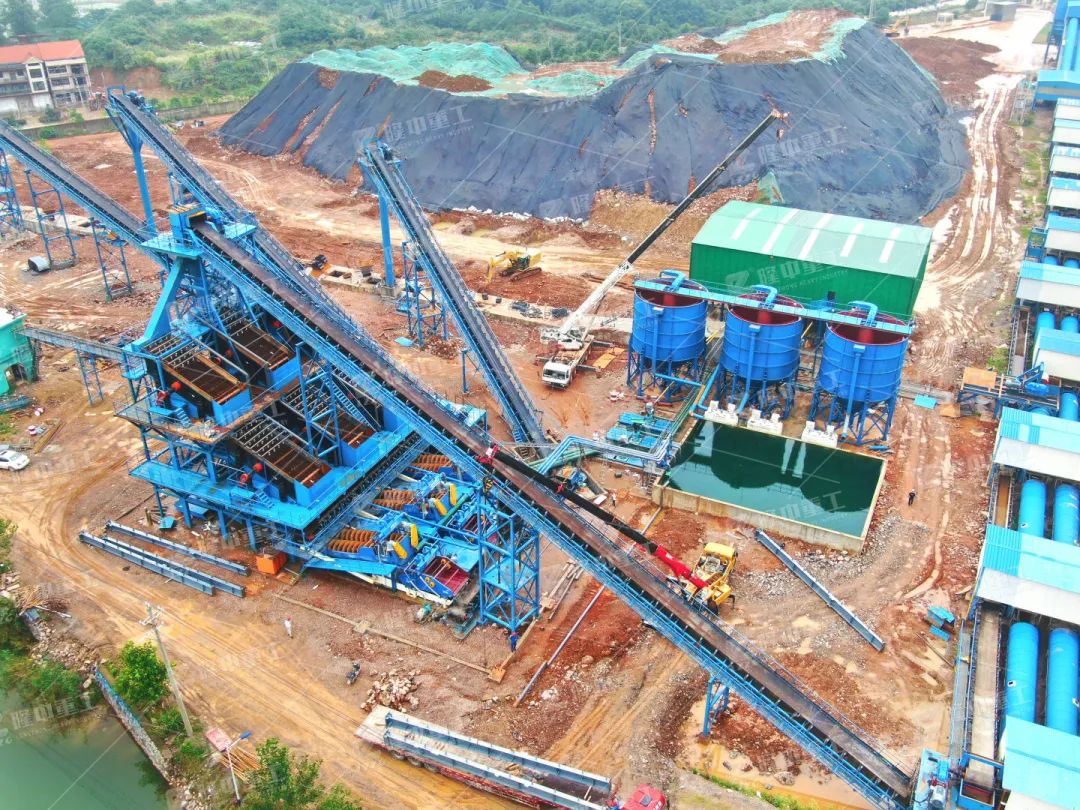 隆中重工EPC承建湖北武穴长江矿业公司二期砂石骨料项目投产(图1) 隆中重工EPC承建湖北武穴长江矿业公司二期砂石骨料项目投产(图1)