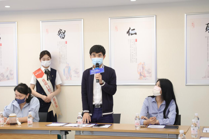 青岛市医疗器械质量监管现场观摩会在优诺口腔京口路机构顺利召开(图8) 青岛市医疗器械质量监管现场观摩会在优诺口腔京口路机构顺利召开(图8)