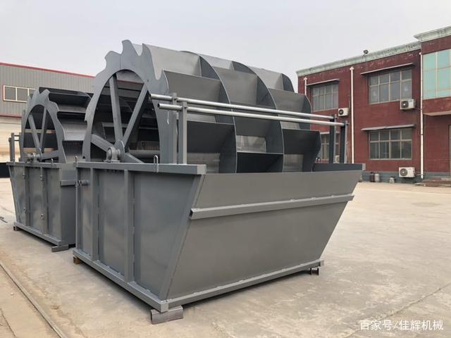 滚筒式筛沙机平板振动筛沙机移动粉碎机洗砂机细沙回收脱水筛(图4) 滚筒式筛沙机平板振动筛沙机移动粉碎机洗砂机细沙回收脱水筛(图4)