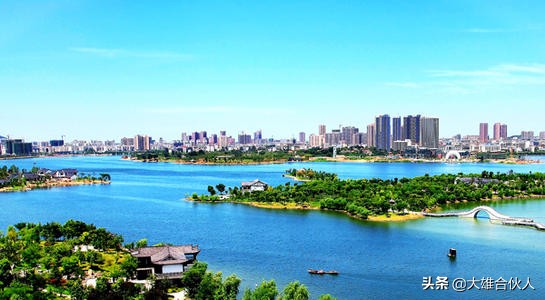 湖北黄冈市洗砂场污水处理带式泥浆压滤机现场(图1) 湖北黄冈市洗砂场污水处理带式泥浆压滤机现场(图1)