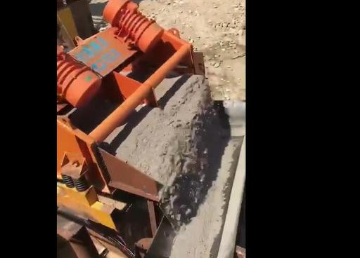 赣东矿机大型轮斗式水洗砂机视频全自动人工陆地式洗沙机工作视频(图3) 赣东矿机大型轮斗式水洗砂机视频全自动人工陆地式洗沙机工作视频(图3)
