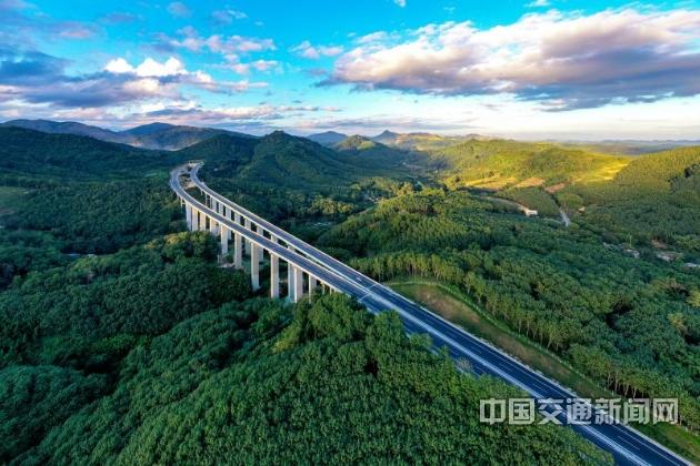 理想高速幸福黎乡——写在海南省儋白高速公路通车之际(图1) 理想高速幸福黎乡——写在海南省儋白高速公路通车之际(图1)