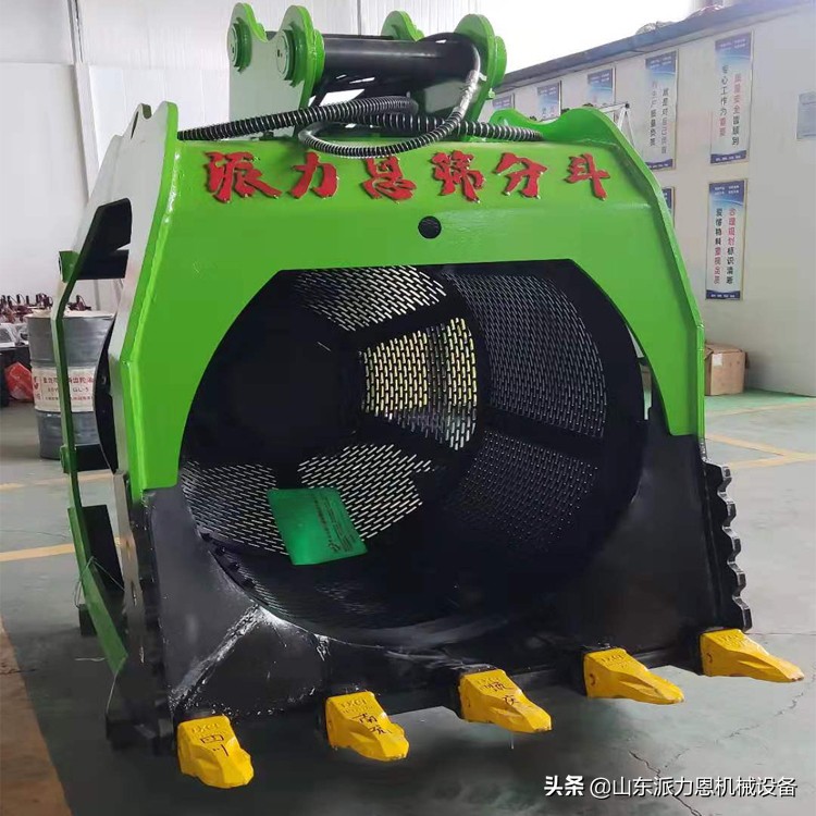 挖机转筒式筛分斗360度旋转筛分斗洗沙筛沙设备(图1) 挖机转筒式筛分斗360度旋转筛分斗洗沙筛沙设备(图1)