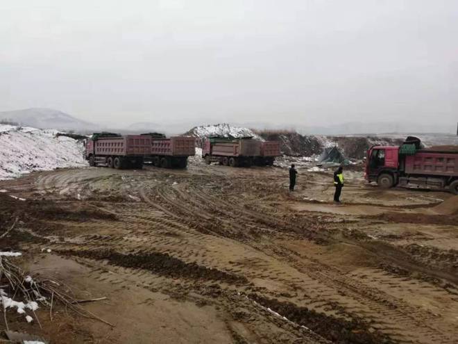 泰安这个地方“出手”了，打击取缔8处洗砂场，现场摧毁洗砂机！(图1)