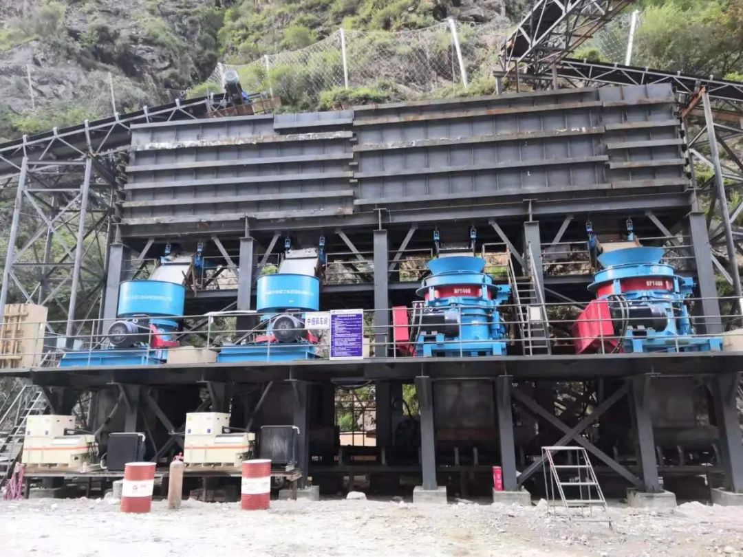 洛阳大华30台设备应用在叶巴滩水电站工程(图1)