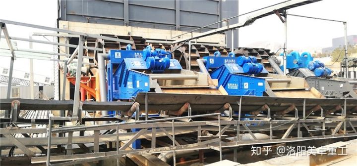 每小时100吨左右的洗沙机有哪些(图5) 每小时100吨左右的洗沙机有哪些(图5)