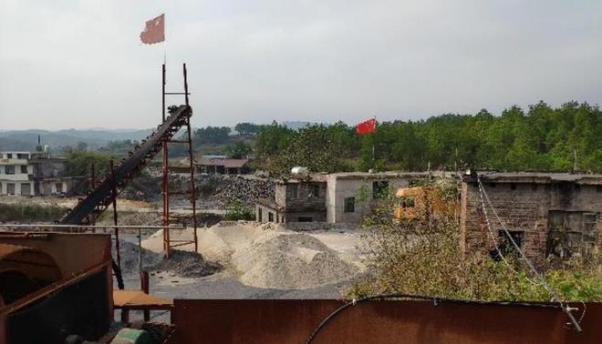 湖南新宁新建年产10万吨水洗砂生产线项目，以建筑废弃物为原料(图1)
