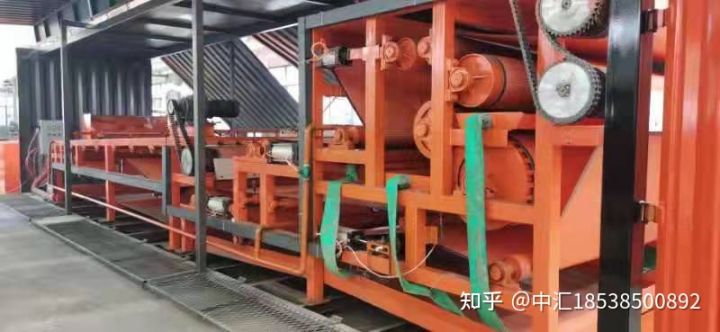 板式与带式洗砂压滤机设备降低滤饼含水率哪种好(图1) 板式与带式洗砂压滤机设备降低滤饼含水率哪种好(图1)