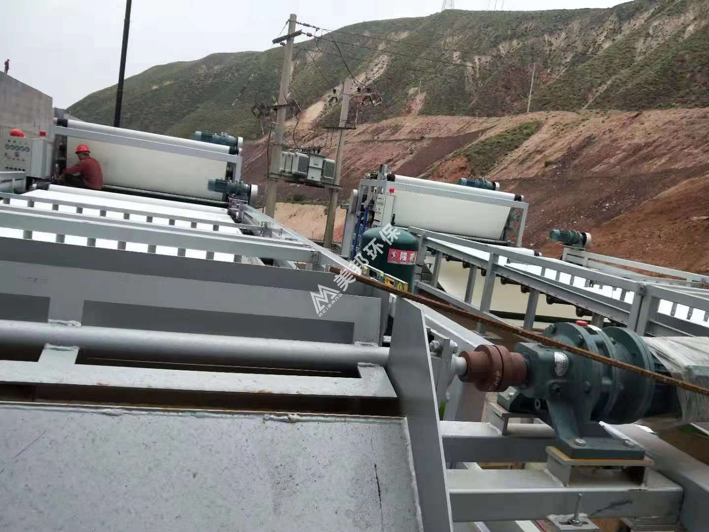 兰州市永靖县洗砂泥浆脱水现场工程(图2) 兰州市永靖县洗砂泥浆脱水现场工程(图2)