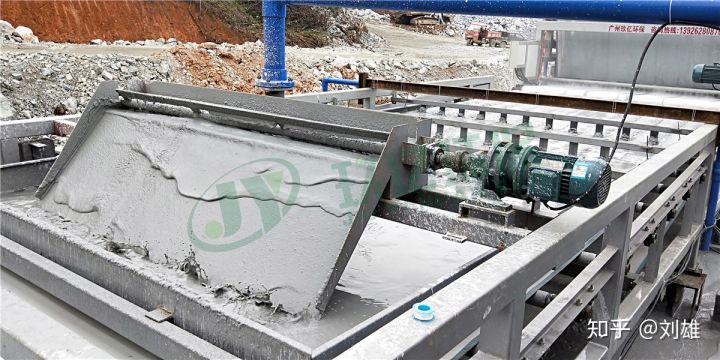 广西带式泥浆脱水机,洗砂污水处理现场(图1) 广西带式泥浆脱水机,洗砂污水处理现场(图1)