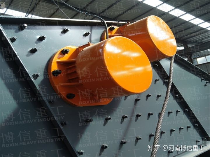 洗沙场专用高频振动脱水筛振动电机操作使用说明以及工作原理(图3) 洗沙场专用高频振动脱水筛振动电机操作使用说明以及工作原理(图3)