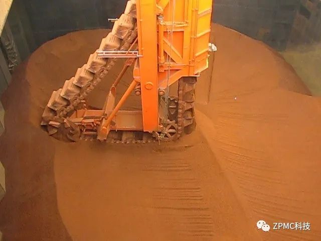 环保型链斗式连续卸船机(图9)