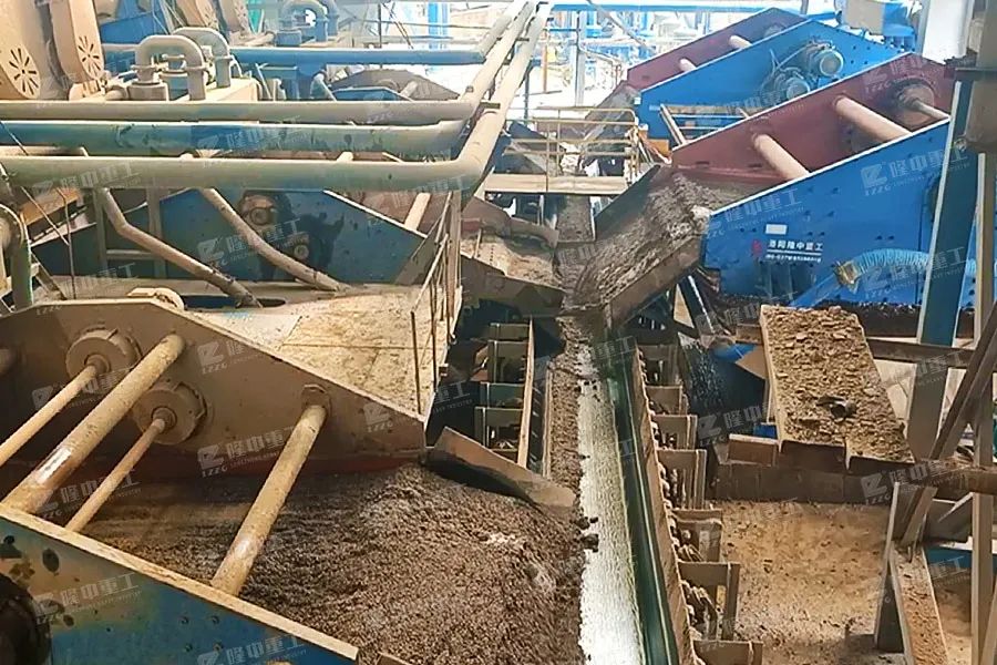 隆中重工EPC承建湖北武穴长江矿业公司二期砂石骨料项目投产！（附生产线视频）(图2)