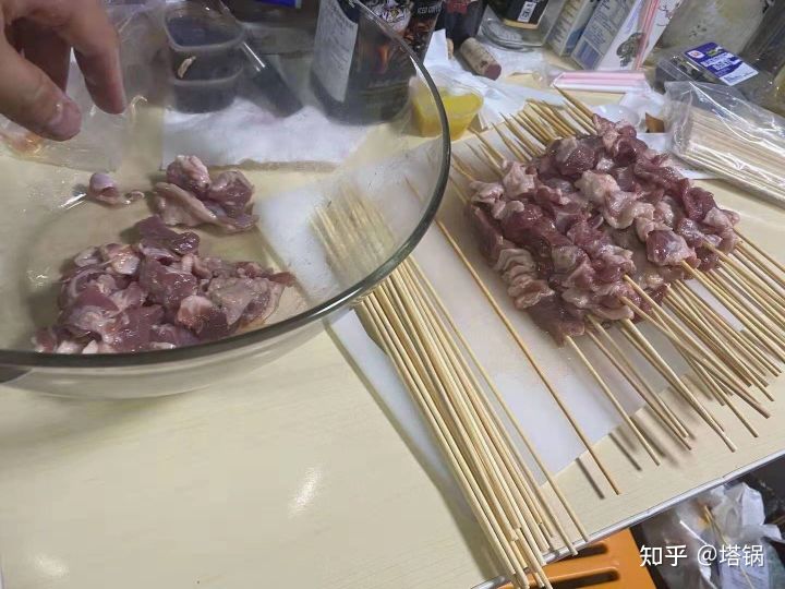 2021年,家用,户外烧烤炉怎么选?电烧烤炉和碳烧烤炉哪个更好?哪种烧烤炉用起来最方便,省事?(图5) 2021年,家用,户外烧烤炉怎么选?电烧烤炉和碳烧烤炉哪个更好?哪种烧烤炉用起来最方便,省事?(图5)