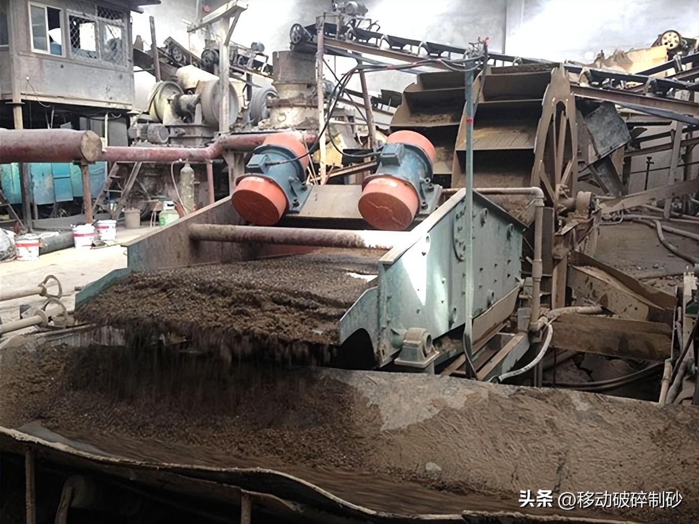 洗山沙用什么设备?一台山砂洗沙设备要多少钱?(图3) 洗山沙用什么设备?一台山砂洗沙设备要多少钱?(图3)