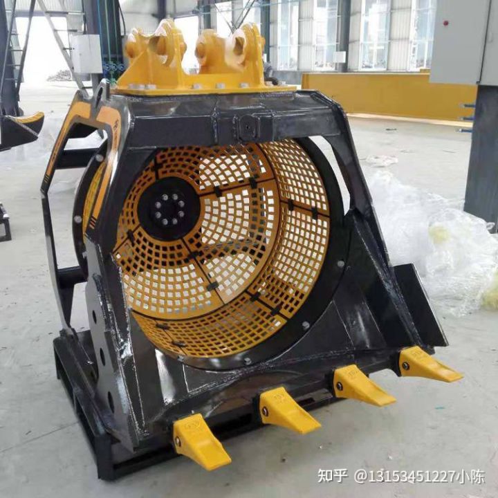 云南挖机带筛分斗360度旋转筛分斗设备可定制(图3) 云南挖机带筛分斗360度旋转筛分斗设备可定制(图3)