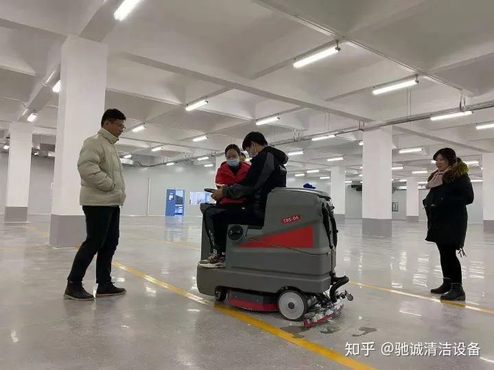 武汉洗地机武汉车间洗地机武汉工厂洗地机武汉驰诚-湖北清洁设备优质供应商(图2) 武汉洗地机武汉车间洗地机武汉工厂洗地机武汉驰诚-湖北清洁设备优质供应商(图2)