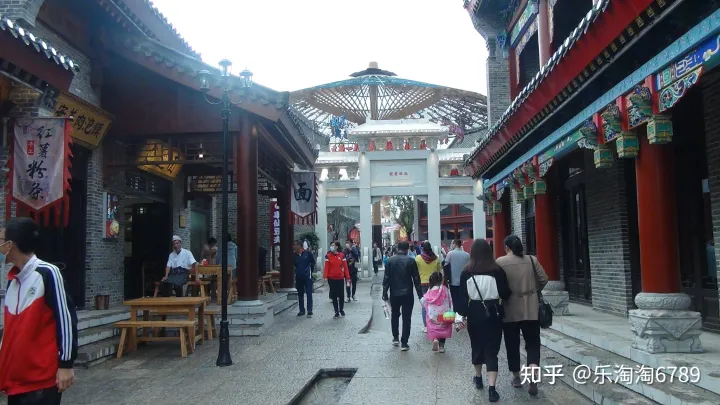 泰安:它是最古老街道之一,里面曾是豪宅林立,住着达官贵人,现仅存一处别样景观!(图2) 泰安:它是最古老街道之一,里面曾是豪宅林立,住着达官贵人,现仅存一处别样景观!(图2)