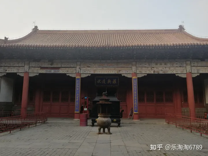泰安:它是帝王封禅祭祀典礼之地,神秘威严,竟曾住着神仙一家!(图5) 泰安:它是帝王封禅祭祀典礼之地,神秘威严,竟曾住着神仙一家!(图5)