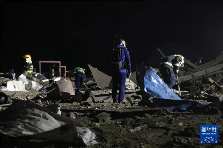 兰州新区一企业发生爆炸已致8人受伤6人失联(图4) 兰州新区一企业发生爆炸已致8人受伤6人失联(图4)