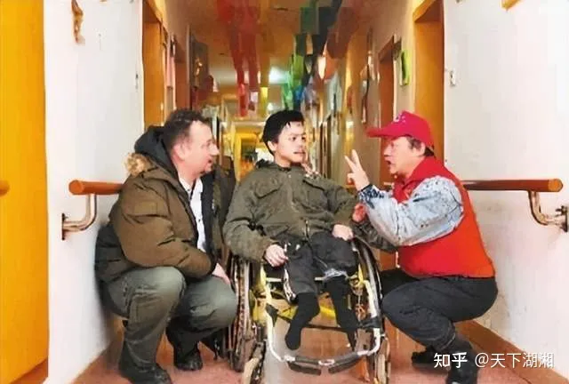“我们没有忘记你!”长沙爱心市民慰问金牌义工王富成(图39) “我们没有忘记你!”长沙爱心市民慰问金牌义工王富成(图39)