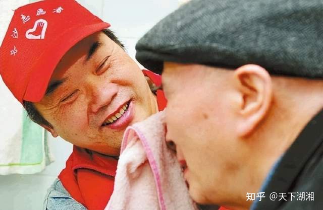 “我们没有忘记你!”长沙爱心市民慰问金牌义工王富成(图33) “我们没有忘记你!”长沙爱心市民慰问金牌义工王富成(图33)