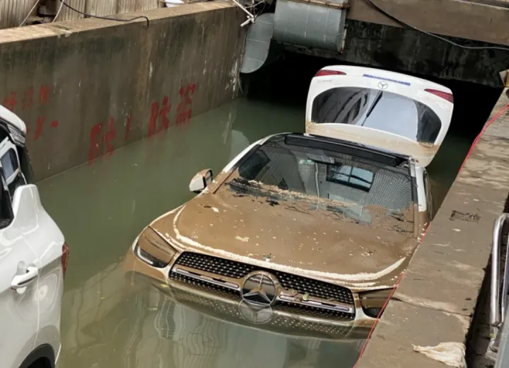 暴雨“漫灌”后,被淹车辆如何处理?全部涌入二手市场?(图1) 暴雨“漫灌”后,被淹车辆如何处理?全部涌入二手市场?(图1)