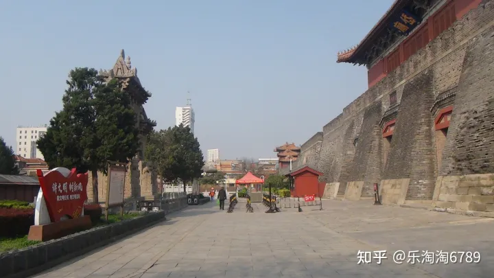 泰安:它是“皇城根里第一条街”,是泰安最繁华老街之一,如今还残存些许影子,现却几无人知!(图4) 泰安:它是“皇城根里第一条街”,是泰安最繁华老街之一,如今还残存些许影子,现却几无人知!(图4)