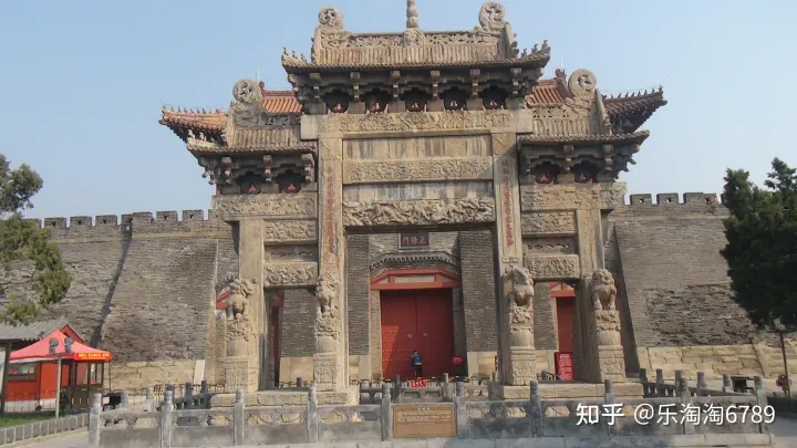 泰安:它是“皇城根里第一条街”,是泰安最繁华老街之一,如今还残存些许影子,现却几无人知!(图2) 泰安:它是“皇城根里第一条街”,是泰安最繁华老街之一,如今还残存些许影子,现却几无人知!(图2)