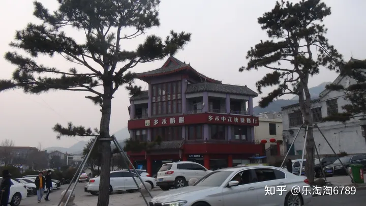 泰安一条街道,首有著名景点,尾有繁华夜市,低调却有顶尖美食,内有一建筑承载了几代人的记忆!(图5) 泰安一条街道,首有著名景点,尾有繁华夜市,低调却有顶尖美食,内有一建筑承载了几代人的记忆!(图5)