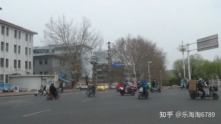 泰安一条街道,首有著名景点,尾有繁华夜市,低调却有顶尖美食,内有一建筑承载了几代人的记忆!(图10) 泰安一条街道,首有著名景点,尾有繁华夜市,低调却有顶尖美食,内有一建筑承载了几代人的记忆!(图10)