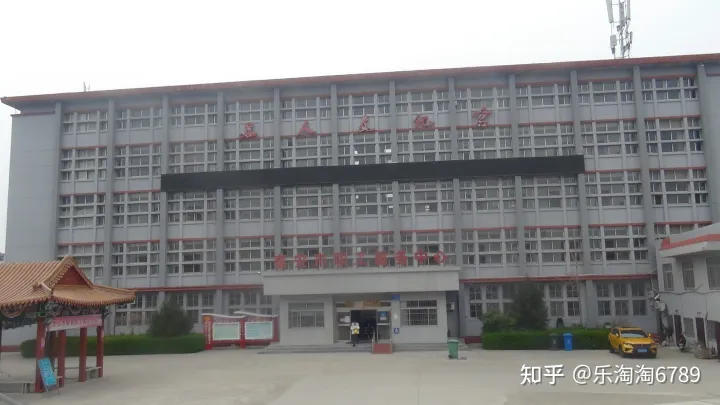 泰安一条街道,首有著名景点,尾有繁华夜市,低调却有顶尖美食,内有一建筑承载了几代人的记忆!(图12) 泰安一条街道,首有著名景点,尾有繁华夜市,低调却有顶尖美食,内有一建筑承载了几代人的记忆!(图12)