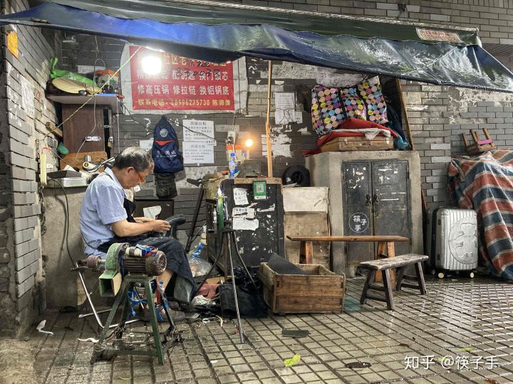 重庆最大旧货市场,董家溪跳蚤市场有什么宝贝?(图3) 重庆最大旧货市场,董家溪跳蚤市场有什么宝贝?(图3)